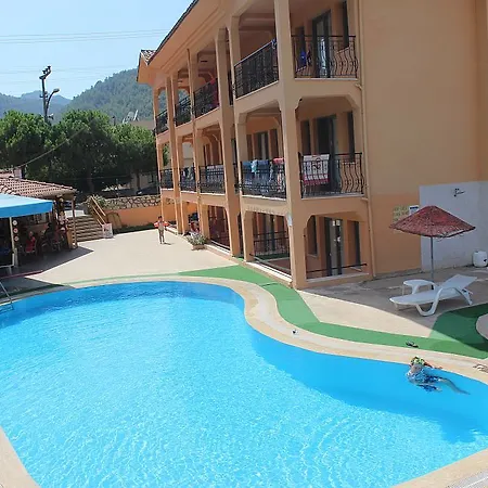Club Sun Village 3* 伊丘美勒