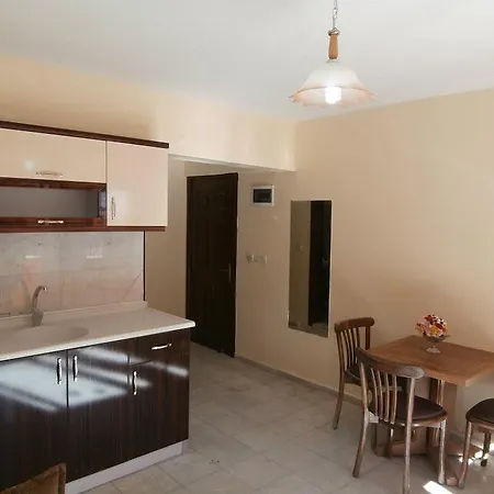 Club Sun Village إتْشميلير